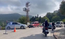 Amasra’da bayram yoğunluğu sebebiyle uzun araç kuyrukları oluştu