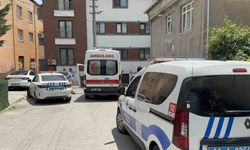 Bıçaklı kavgada 2 kardeş ve polis memuru yaralandı