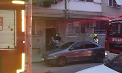 Edremit’te apartman girişinde motosiklet yangını paniği
