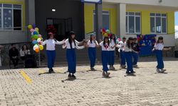 Hamur’da renkli bahar şenliği