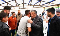 Ardahan Valisinin girişimiyle husumetli iki aile yıllar sonra barıştı