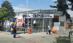 Kontrolden çıkan tır güvenlik kulübesine çarptı: 1 yaralı