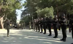 Kara Kuvvetleri Komutanı Orgeneral Bayraktaroğlu, Mehmetçik ile bayramlaştı