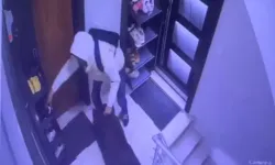 Sultangazi'de Ayakkabı Hırsızlığı Kamerada
