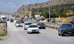 "Kilit kavşak" Kırıkkale'de bayram öncesi trafik yoğunluğu başladı