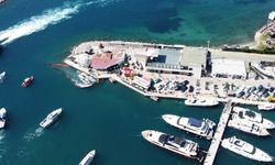 Bodrum'da yakıt ikmali için marinaya yanaşan teknede patlama meydana geldi