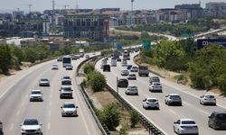 Bayram Tatili Yoğunluğu: İstanbul-İzmir Otoyolu'nun Bursa Kesiminde Trafik Akıcı Yoğunlukta