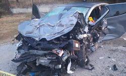 İzmir'de zincirleme trafik kazasında 5 kişi öldü, 2 kişi yaralandı