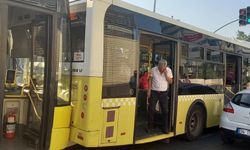 Üsküdar'da kırmızı ışıkta duramayan İETT otobüsü, başka bir İETT otobüsüne çarptı