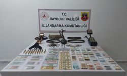Bayburt merkezli 13 ilde tarihi eser ve izinsiz kazı operasyonu