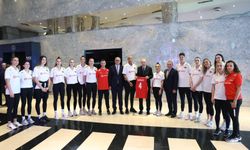 Cumhurbaşkanı Erdoğan, A Milli Kadın Voleybol Takımı'nı kabul etti