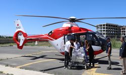 Ağrı'da solunum rahatsızlığı yaşayan bebek ambulans helikopterle Bitlis'e nakledildi
