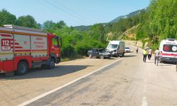 Adana’da ambulans ile otomobil çarpıştı: 1 ölü, 4 yaralı