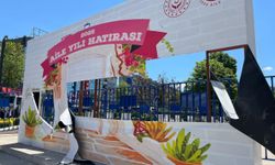 Aile ve Sosyal Hizmetler Bakanlığı yetkilileri, Aile Yılı panosuna zarar veren gençlerle bir araya geldi