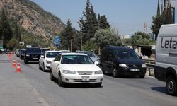 Aydın'da turizm merkezleri güzergahında trafik yoğunluğu yaşandı