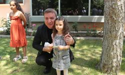 Erzincan Valisi Aydoğdu, çocuklarla bayramlaştı
