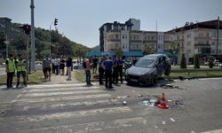 Samsun'da panelvan ile otomobilin çarpıştığı kazada 6 kişi yaralandı