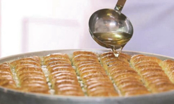 Ev Yapımı Baklava Tarifi: Şerbeti Kıvamında, Kat Kat Lezzet