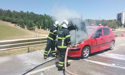 Bilecik’te otomobilin motor kısmında çıkan yangını itfaiye ekipleri söndürdü