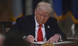 Trump, "ulusal güvenlik tehditleri" gerekçesiyle 12 ülkeden ABD'ye seyahati yasakladı