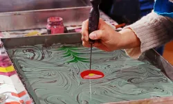 Ebru Sanatı:  Su Üzerinde Renklerin Dansı