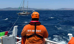 Bodrum’da sürüklenen tekne KIYEM ekiplerince kurtarıldı