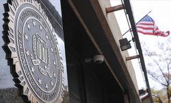 FBI, en çok arananlar listesine aldığı, çete elebaşı olduğu iddia edilen kişi için 3 milyon dolar ödül koydu