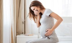 Gebelikte Aşırı Mide Bulantısı Neden Olur? Hamilelikte Kusmanın Sebepleri ve Çözüm Önerileri
