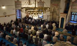 Karapınar’da bayram namazında vatandaşlar camilere akın etti