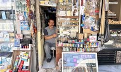 ’Çakmak doktoru’ baba, 2 metrekarelik dükkanda 3 evladını okutup meslek sahibi yaptı