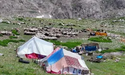 Vanlı ressam, doğup büyüdüğü kırsal mahallede öğrencileri sanatla buluşturdu