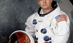 Ay’a İlk Adımı Atan İnsan: Neil Armstrong’un Hikâyesi