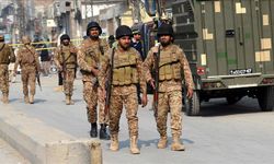 Pakistan'ın Hayber Pahtunhva eyaletinde düzenlenen bombalı saldırıda 13 asker öldü
