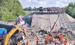Rusya’da Otoyol Köprüsü Yolcu Treninin Üzerine Çöktü: 7 Ölü, 66 Yaralı