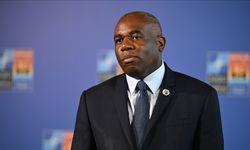 İngiliz Bakan Lammy, İran'a Hürmüz Boğazı'nı kapatmanın hata olacağını söylediğini aktardı