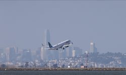 ABD'nin Boston kentindeki havalimanına inen Jet Blue uçağı pistin dışına çıktı