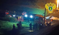 Rusya'da otoyol köprüsünün yolcu treninin üzerine çökmesi sonucu 7 kişi öldü, 66 kişi yaralandı