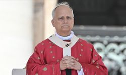 Papa 14. Leo, yeniden silahlanmayı ve bu yöndeki propagandayı sert şekilde eleştirdi