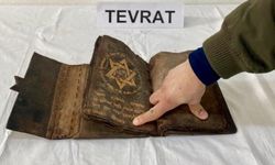 Kırşehir'de jandarmanın yol kontrolünde 700 yıllık olduğu değerlendirilen Tevrat bulundu