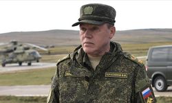 Rusya Genelkurmay Başkanı Gerasimov, Ukrayna'da savaşan Rus birliklerini denetledi