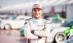 Otomobil sporcusu Ayhancan Güven, Nürburgring 24 Saat Yarışı'nda ikinci oldu