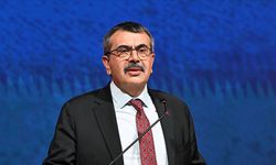 Bakan Tekin, ÖBA ve EBA canlı yayınında öğretmenlere hitap etti