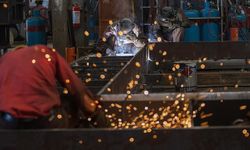 ABD’de İmalat PMI Beklentileri Aştı: Ekonomide Genişleme Sinyali