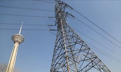 İran’ın başkenti Tahran’da tasarruf kararına uymayan 160 kurumun elektriği kesildi