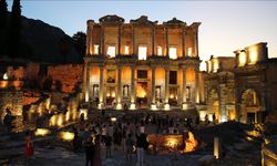 Efes Antik Kenti'nde gece müzeciliği başladı