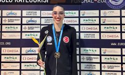 Milli yüzücü Selin Hürmeriç'ten Portekiz'deki kupada altın madalya