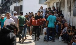 İsrail'in, Gazze'de yardım bekleyenlere yönelik saldırısında 22 Filistinli yaşamını yitirdi