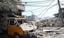İsrail ordusu, Lübnan'ın güneyinde bir binayı bombaladı