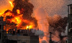 Gazze'deki hükümet ile Hamas'tan, Gazze'de DEAŞ bağlantılı milisleri silahlandırdığı iddia edilen İsrail'e tepki