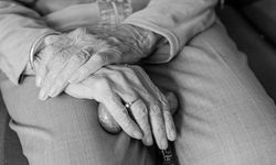 Dünya genelinde 60 yaş üstü kişilerin yüzde 15,7'si istismara maruz kalıyor